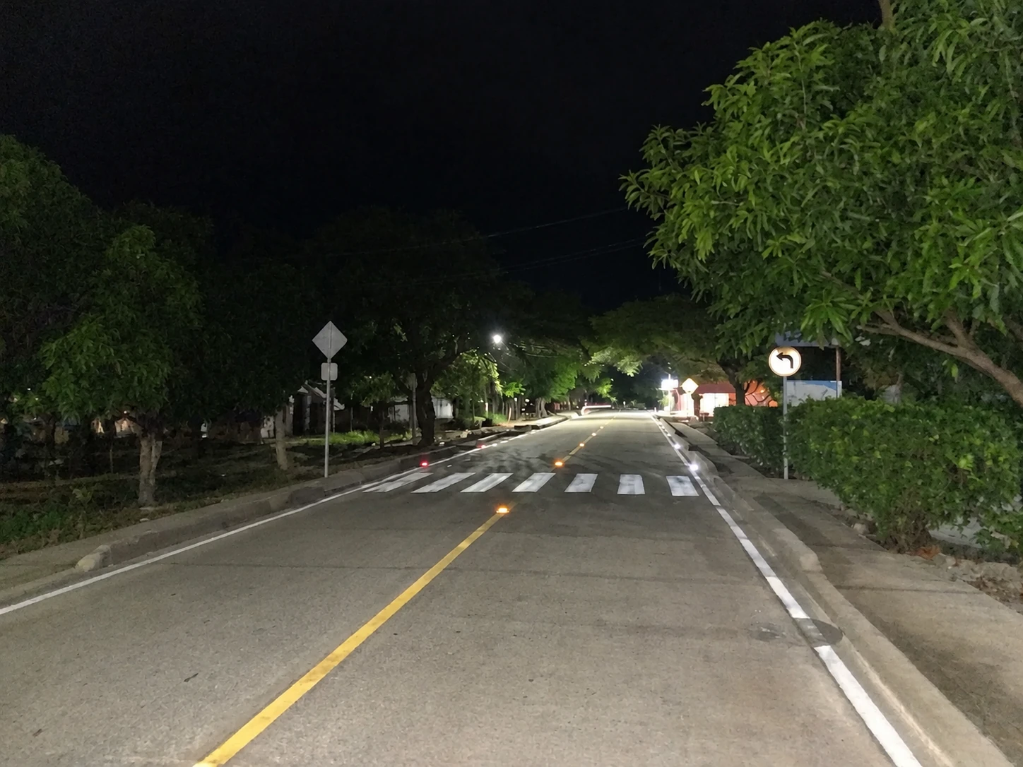 Demarcación vial y cruces de cebra nocturnos